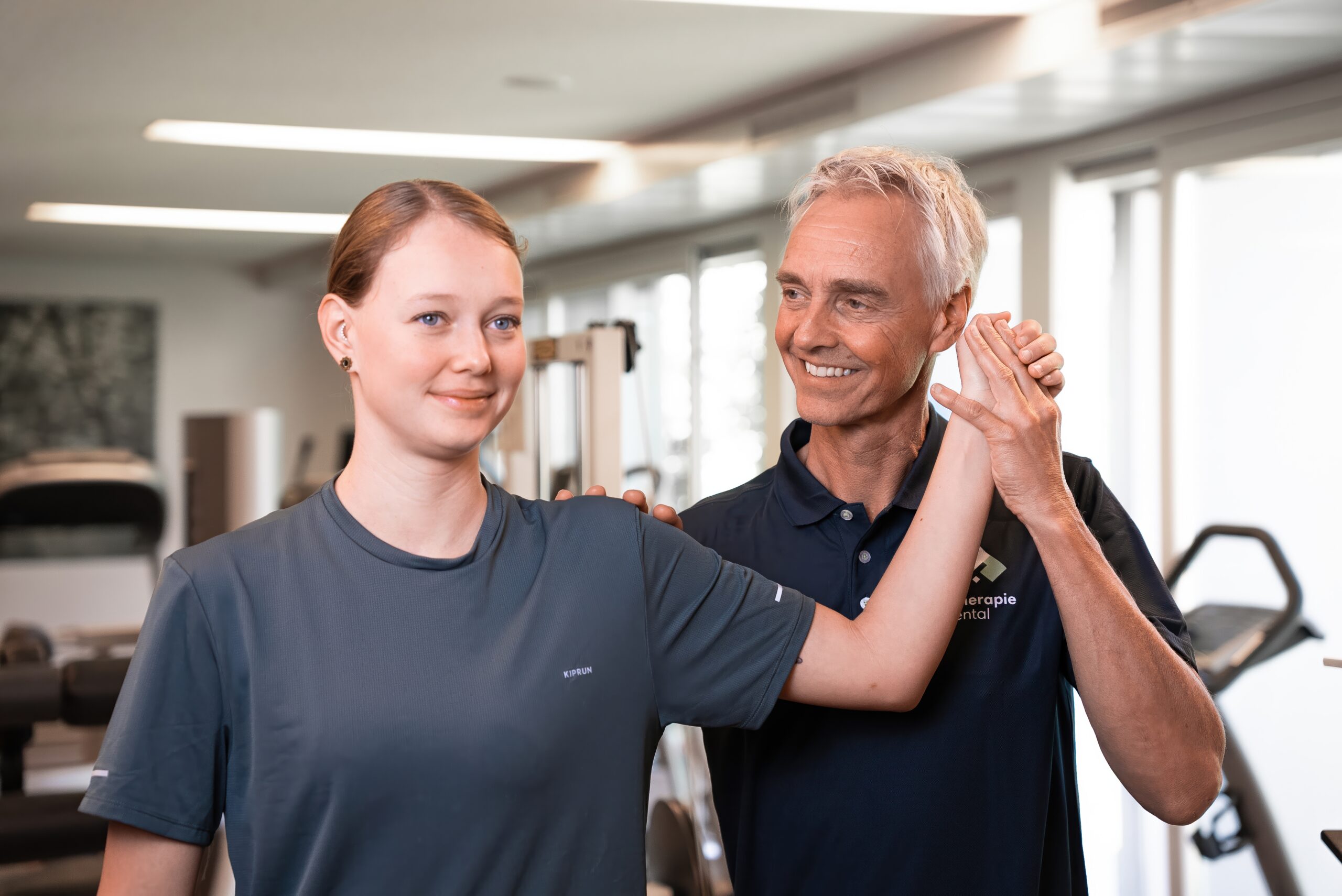 Physiotherapeut und Patientin
